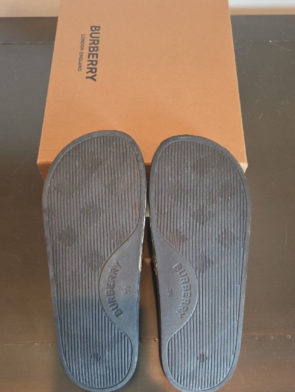 Burberry Check Slides - Picture 3 of 6